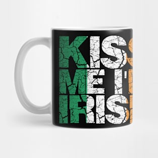 kiss me im irish Mug